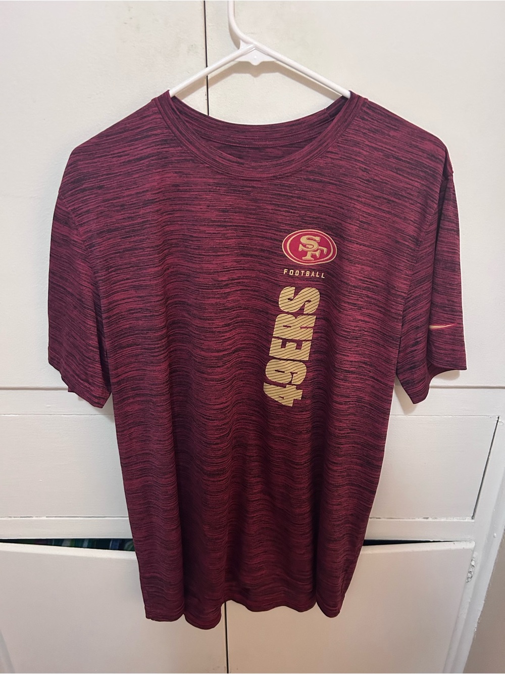 San Francisco 49ers shirt size mens large